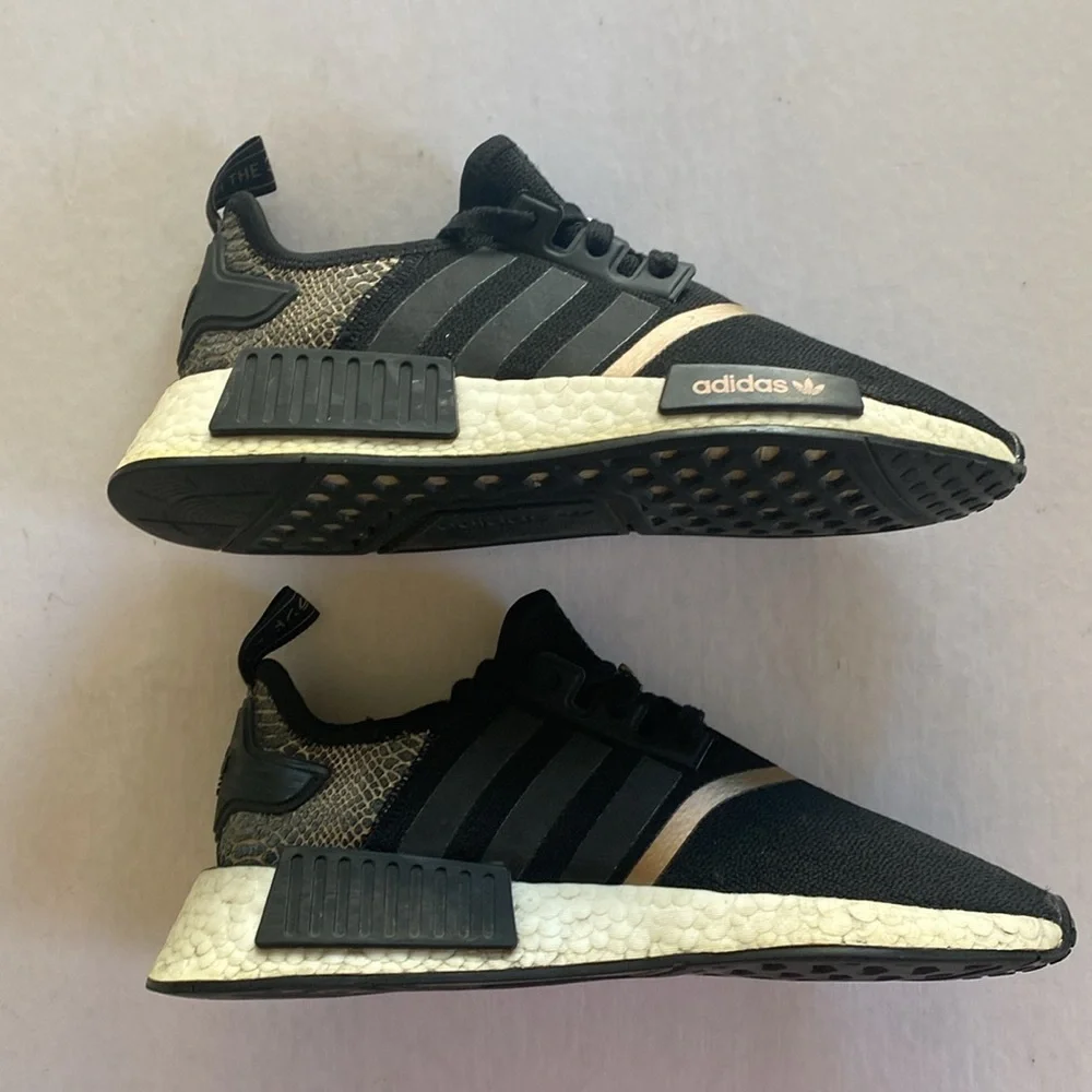 ADIDAS Originals Women’s NMD R1 Sneakers GY6300 Black / Rose Gold Size 8